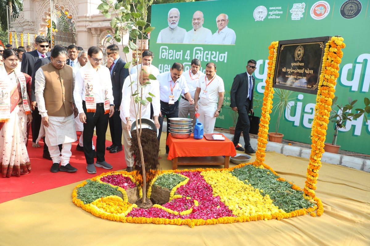 Bhupendrapbjp's tweet image. યુનિટી માર્ચની સાથે &apos;એક પેડ માઁ કે નામ&apos; અભિયાન અંતર્ગત વૃક્ષારોપણ.. 

#Sardar150 
#UnityMarch