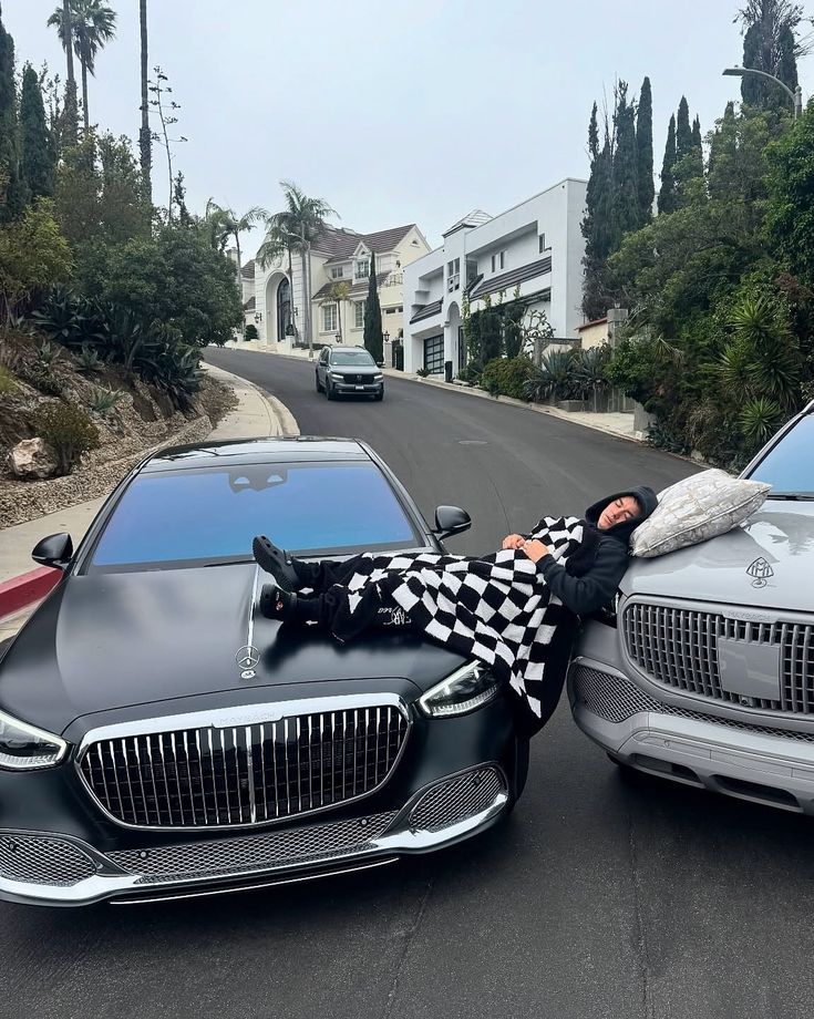 itAlfaruuq01's tweet image. Hey fighters and crypto chaos-lovers, ever dreamed of dodging punches AND market dumps in one epic combo? 

@JoinFightID is your Octagon-to-blockchain portal rack up Fight Points by cheering UFC knockouts or staking your sats like a pro wrestler trash-talking bears! 

Who&apos;s ready…