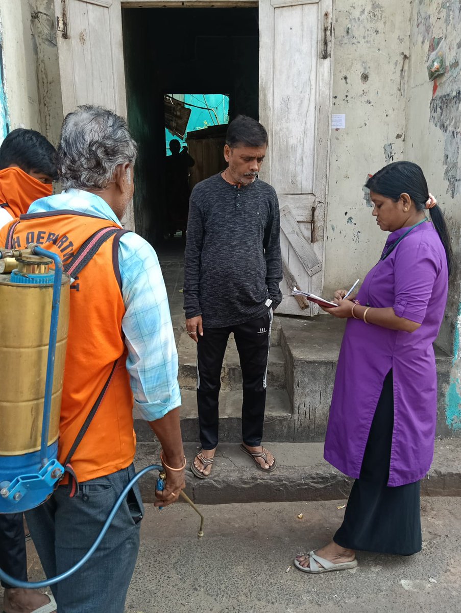 kmc_kolkata's tweet image. A few pictures of the frontline workers of the Vector Control Team on duty across the city.

#VectorControlByKMC #KMConDuty