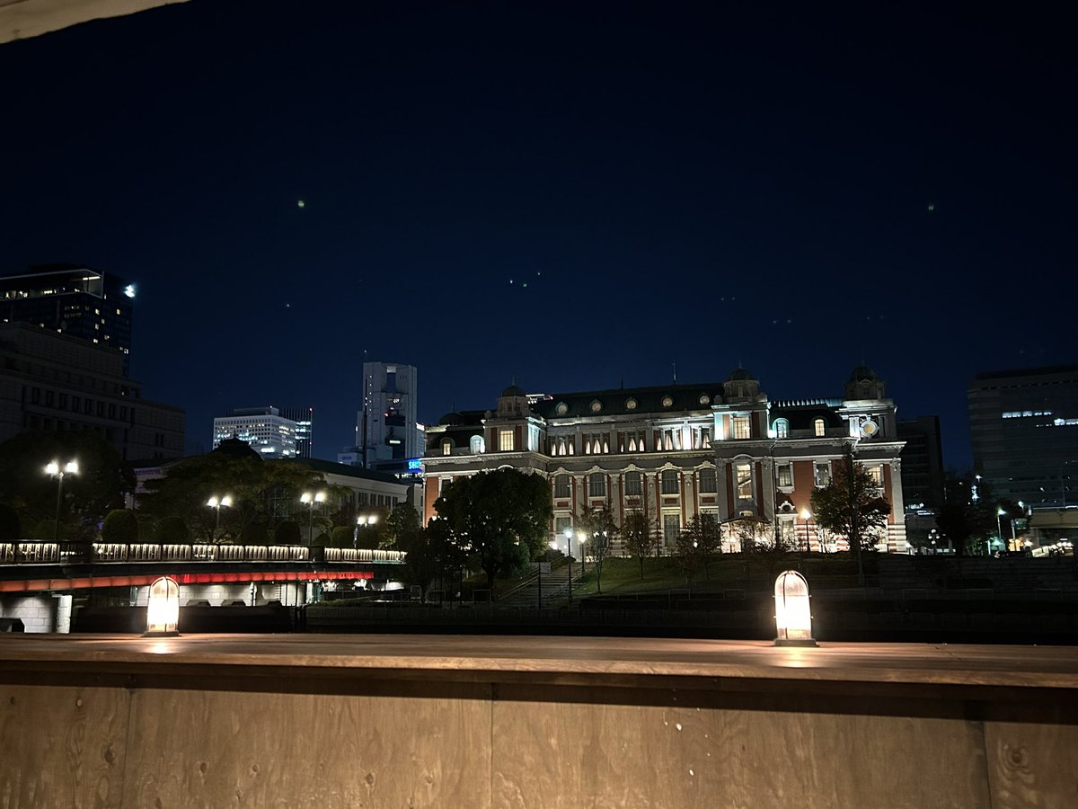 atelierLIB's tweet image. 北浜〜淀屋橋 の中之島界隈は
いつ見ても綺麗✨
散歩が楽しい街って素晴らしい👍