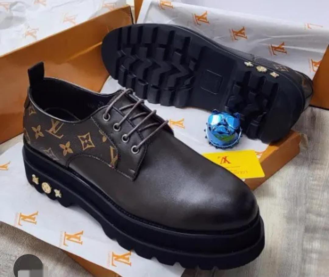 PluginFunaab's tweet image. Stock 💥Luxury Louis Vuitton Original Classic Double Sole Shoe💥

*Price: 33k

*Colour:*

*Size: 41 to 46
 Fully Boxed 
*🙏🙏