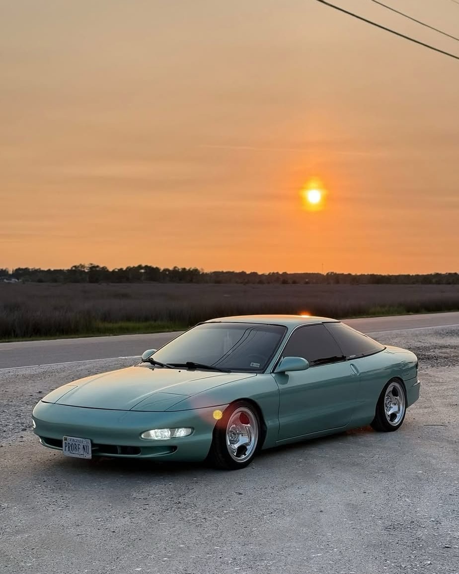 000_three's tweet image. i always thought ford probes were a good lookin machine
we had a few RHD ones in NZ back in the day that were imported second hand from Japan
...i think if they were RWD way more people would like them