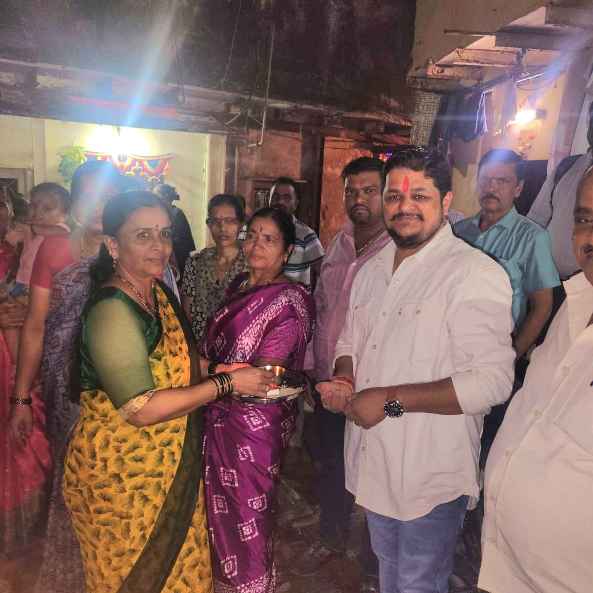 TukaramKate's tweet image. चेंबूर मधील हनुमान सेवा मंडळ परिसरात ओपन शेड उभारणी, सत्संग सेवा मंडळ, आनंद नगर आणि संजय स्मृती सोसायटी येथे नुकताच लादी व गटारे पायवाटा करण्याच्या कामांचा शुभारंभ करण्यात आला. 

#tukaramkate #ChemburDevelopment #PublicWelfare #InfrastructureWork #LocalDevelopment  #Ward153