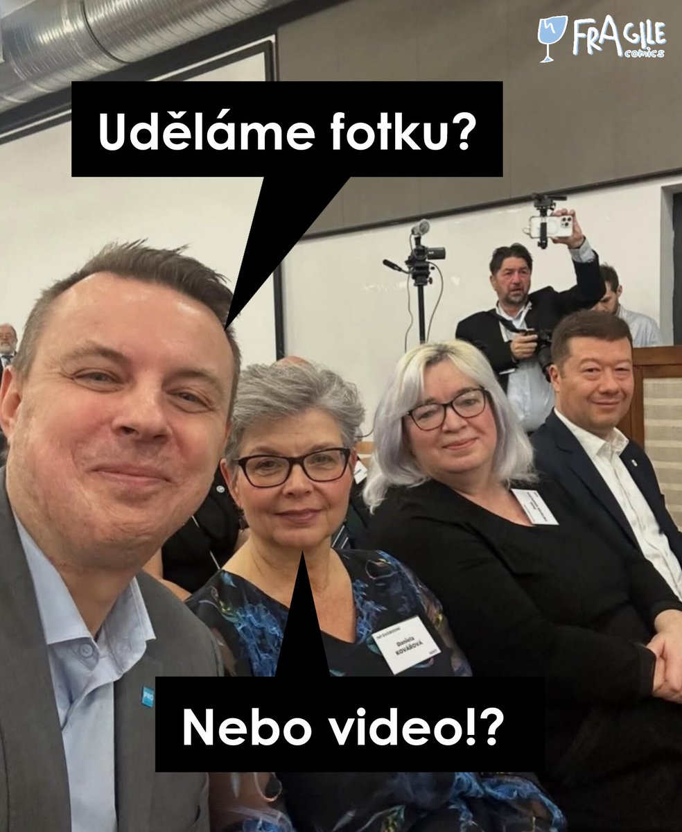 _fragilecomics_'s tweet image. Chudák Bartoníček...