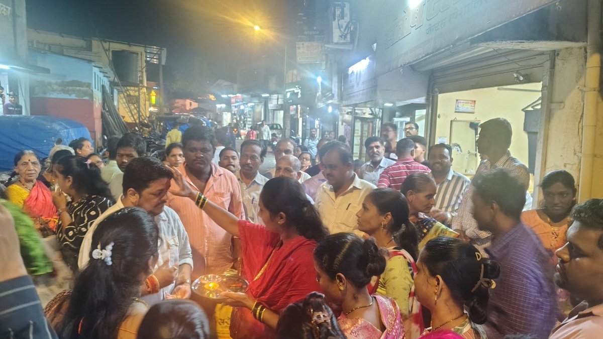 TukaramKate's tweet image. चेंबूर मधील हनुमान सेवा मंडळ परिसरात ओपन शेड उभारणी, सत्संग सेवा मंडळ, आनंद नगर आणि संजय स्मृती सोसायटी येथे नुकताच लादी व गटारे पायवाटा करण्याच्या कामांचा शुभारंभ करण्यात आला. 

#tukaramkate #ChemburDevelopment #PublicWelfare #InfrastructureWork #LocalDevelopment  #Ward153