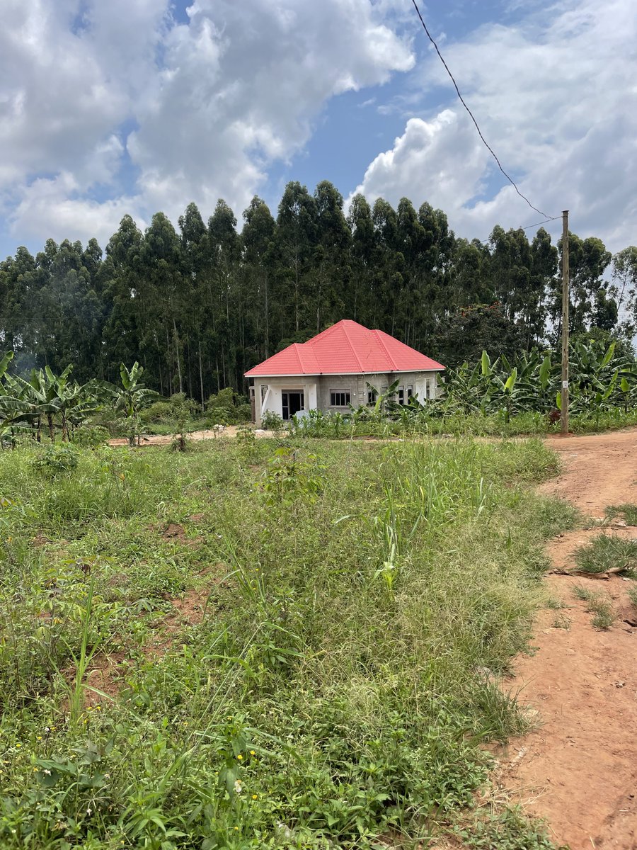 bruno_akampa's tweet image. If you’re interested in acquiring Land, i highly recommend and implore you to consider an area called NAKASAJJA.

Developing faster with good sites.

At @Absolproperties, we have very good options/listings there and are ready to take you for a visit.

Call/Text 0704408763.