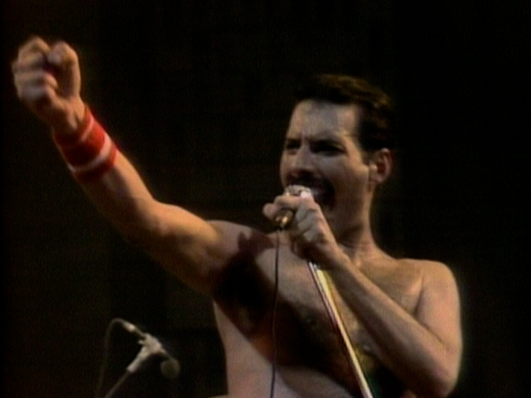 freddie2023jp's tweet photo. 『LIVE IN RIO』2026年1月28日復刻決定！

1985年1月11日リオ・デ・ジャネイロで開催された“Rock In Rio”からの25万人という当時の有料入場者数世界一の観客の前でのQUEENのライブパフォーマンスを収録した『LIVE IN RIO』が配信カードでの復刻が決定！
只今予約受付中！

“Tie Your Mother Down”から始まり、“Keep Yourself Alive”や“Liar”など初期の楽曲から、後期のヒット曲“Radio Gaga” “I Want To Break Free”までを網羅した、全16曲で構成されているファンにはたまらないLIVEとなっています。

ご予約はこちらから☟
https://t.co/Z7YDjjZGvi