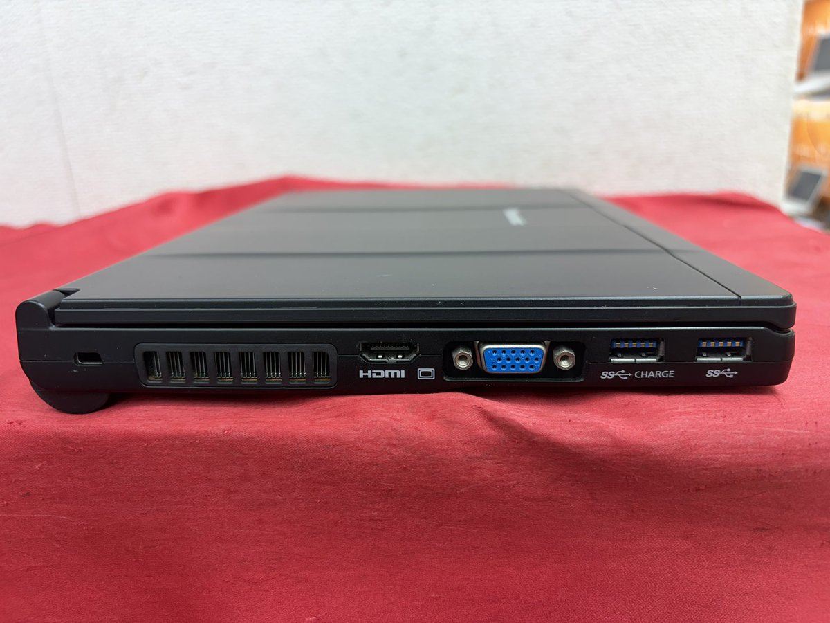 ✽DS本体(ほぼ新品同様)＋ソフト５枚✽ クロレッツじゃねえか！？