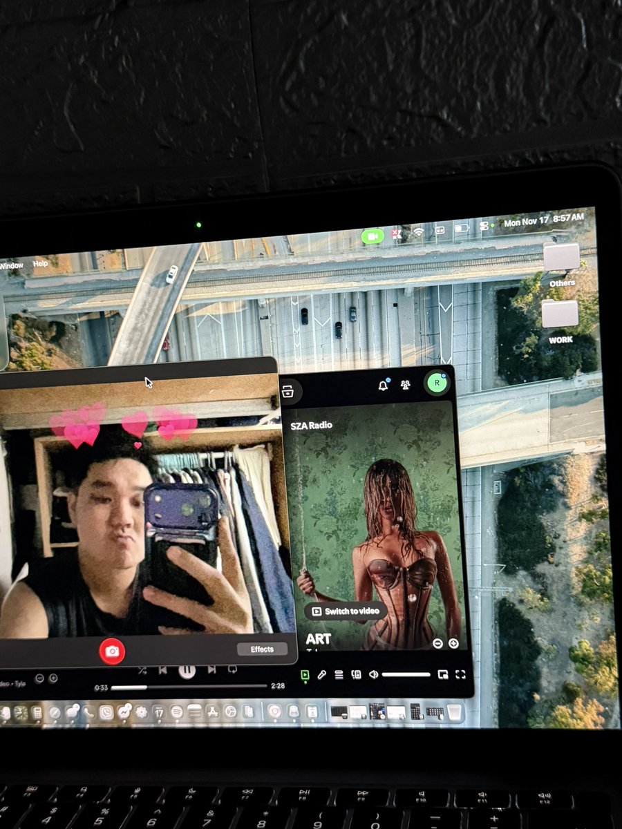 roni tweet media