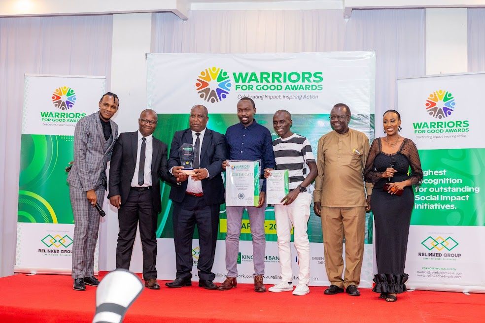 RELINKED GROUP tweet media