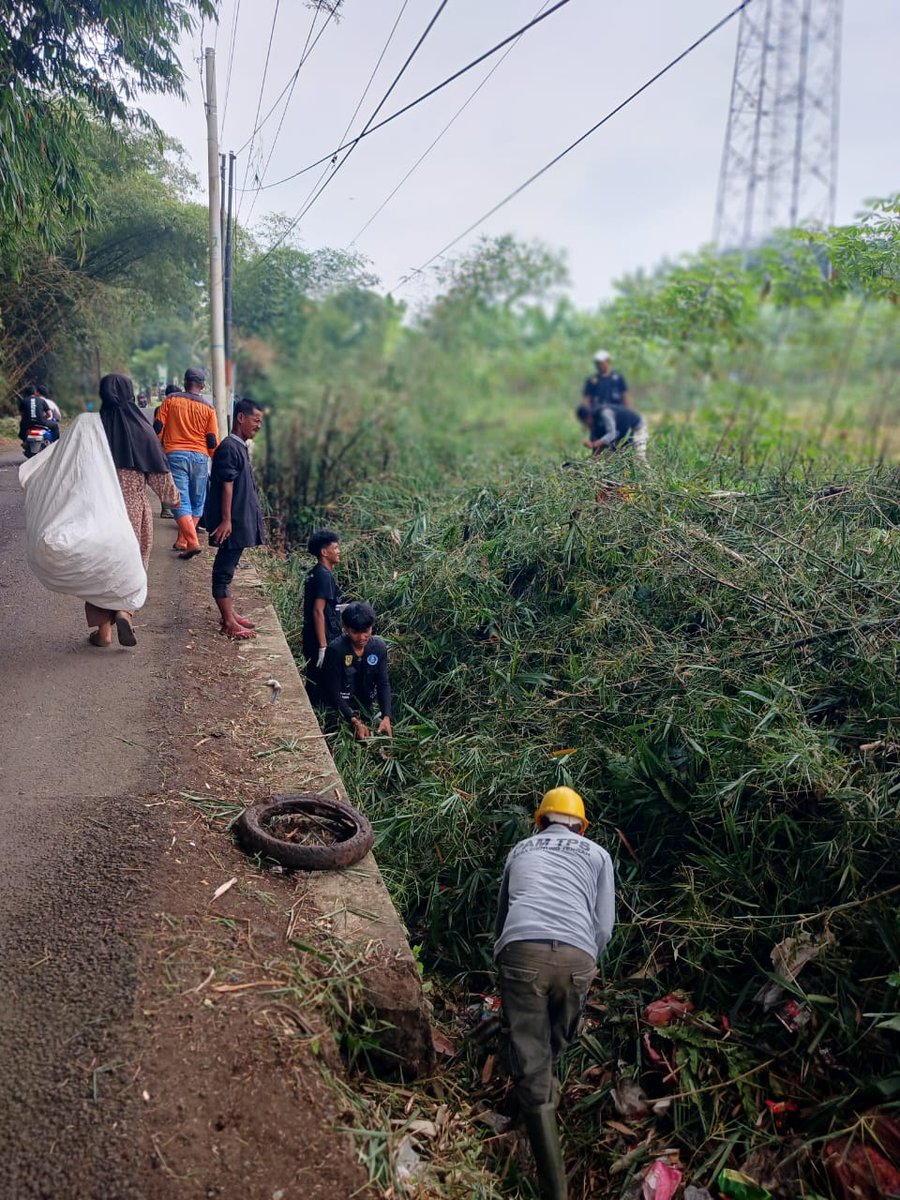 DMutoan's tweet photo. Gotong Royong Membangun Desa; wujud nyata kerja kolaboratif semua pihak dalam Membangun Bangsa
#TerimaKasihYandriSusanto
#SelamatkanDesaDariNarkotika
#DesaBersinar
#DesaGotongRoyong
@prabowo
@YandriSusanto
@ArizaPatria https://t.co/B8vWnVvqPZ