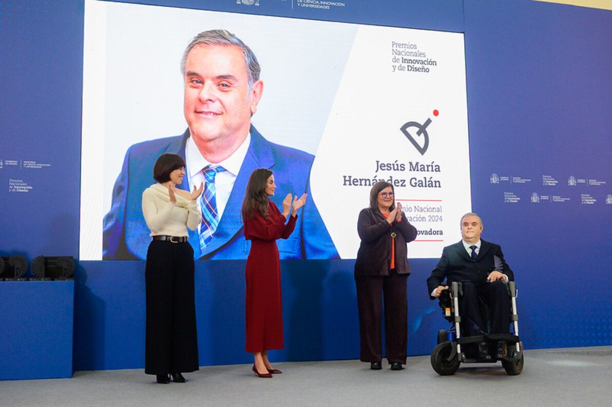 AMETIC_es's tweet image. 🎊 Enhorabuena a @Repsol y @Fundacion_ONCE por su merecido reconocimiento en los #PremiosNacionalesInnovación.

🏆 @Repsol , galardonada como Gran Empresa Innovadora, vuelve a demostrar su apuesta por la transición energética, la innovación abierta y la tecnología como palanca…