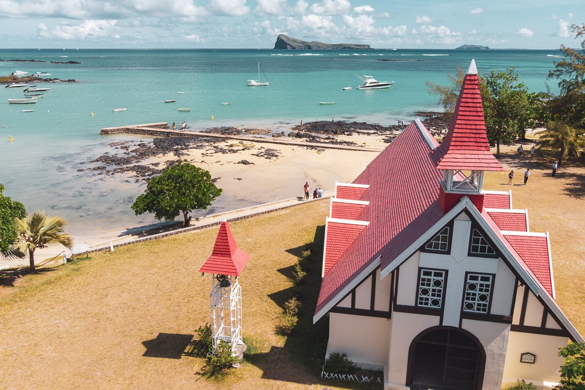 Monday vibes in Mauritius 
On the north coast