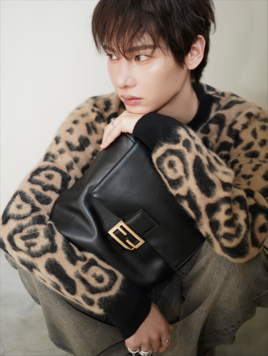 offgun_family's tweet image. Adding the extra touch of style @Fendi 🐆
@AtthaphanP   

📸 IG : gun_atthaphan  

#FENDI 
#กันอรรถพันธ์ #GunAtthaphan