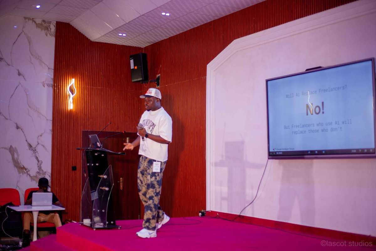 develijah3's tweet image. Happy birthday to my boss @DanielAfriheart 💜🫶