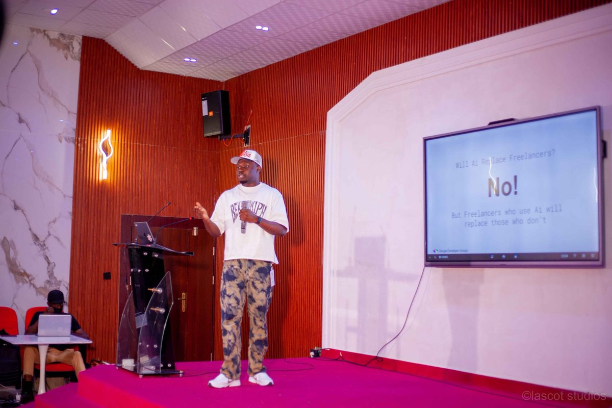 develijah3's tweet image. Happy birthday to my boss @DanielAfriheart 💜🫶