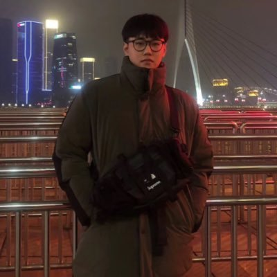 benzzhou's tweet photo. @ht_nate 就这逼样还出国，看你这鸡巴模样也只能去免签的地方，其他看你这逼样就给你拒了 https://t.co/m7TJEo9cPI