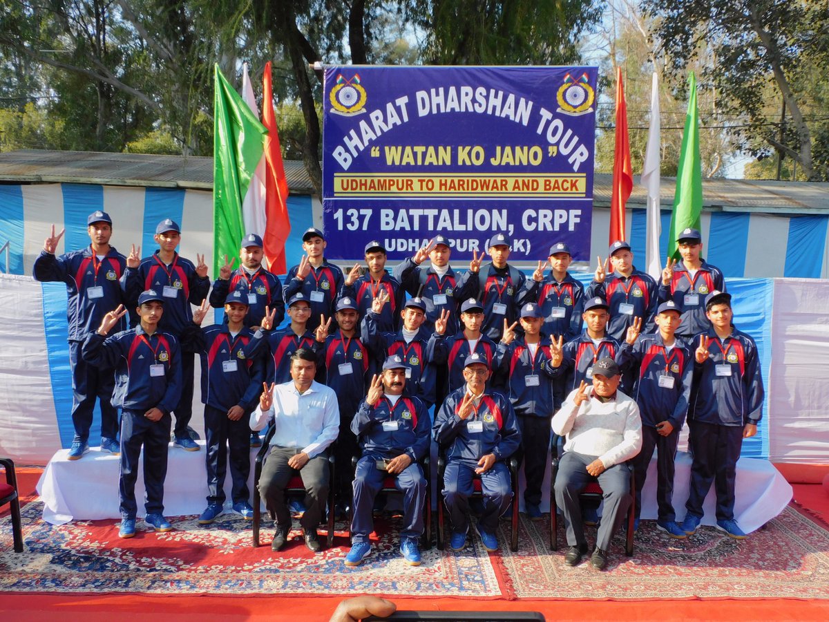 bvishnoi29's tweet photo. CRPF ki wajah se J&K ki hawa me hamesha safety ka ehsaas rahta hai. Salute to all brave hearts!🙏
#MeNoPauseMePlayTrailer
#Pushpa2TheRule #MeNoPauseMePlayTrailer #SaudiArabia #Dhaka #Kerala #Samart https://t.co/dB5tn4kRIq