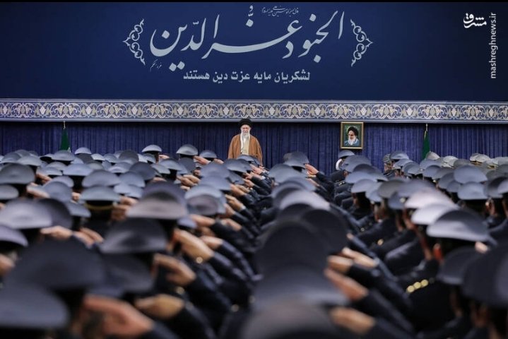 حضرت آیت الله خامنه‌ای عزیز :
جا دارد که امروز ارتش جمهوری اسلامی ایران را حزب‌ الله بنامیم.👌
#ارتش_انقلابی
#جانفدای_مردم