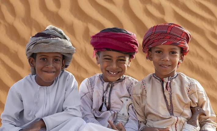 ec_oman's tweet image. 🔴 عدد سكان سلطنة عُمان

2015: 4.1 مليون نسمة

2017: 4.5 مليون نسمة

2019: 4.6 مليون نسمة

2022: 4.9 مليون نسمة

2024: 5.2 مليون نسمة