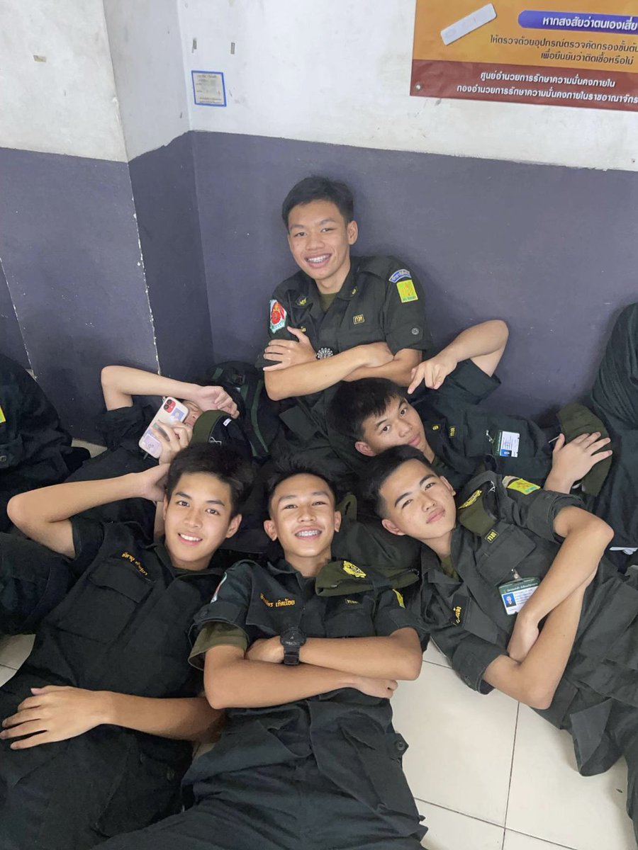 iamrotcs's tweet image. 