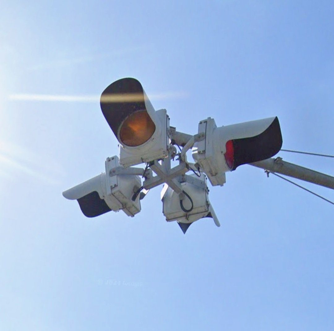 modoki_Signal1's tweet image. ‼️…これは…😏
画像引用Googleストリートビュー