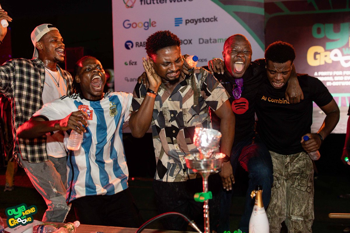 TechCircle123's tweet image. Notice anything about these pictures? 👀

The energy, the groove, the vibes? That’s what #OyaMakeWeGroove is about.
And the 9th edition is coming soon! 

This year, we’re raising the bar, and it will blow your mind.🤭

See you on the 13th of December! 

#OyaMakeWeGroove9