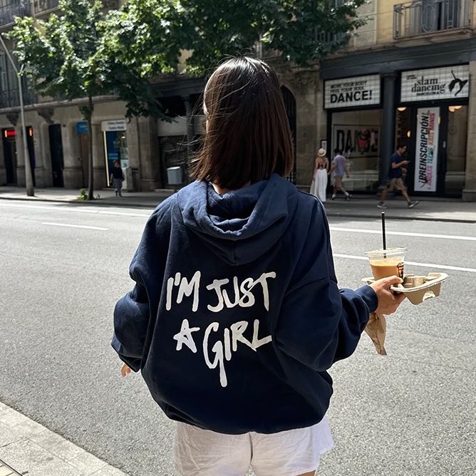 runonofficial's tweet image. (pre order 🇨🇳) subdued — I’m just ✮ girl hoodie เติมสต็อก! เหลือ 2 size⭐️

Price: 1490.- free shipping 
Size : XS/S

— รอสินค้า 7-15 วันหลังสินค้าส่งกลับ 🛒

#subdued #พรีออเดอร์จีน