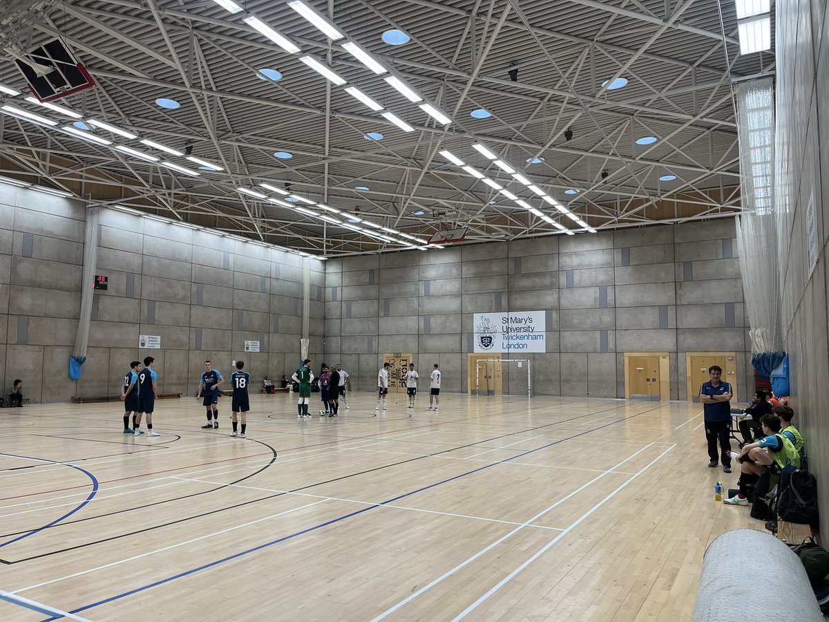 #MondayMotivation
Continued improvement in the competitiveness of the 🐝team from yesterday’s away match v 2nd placed London International (no X account?) in the <a href="/FA_NFS/">FA National Futsal Series</a> T2S

Early lead &amp; just 3-2 down at HT…but their 14 man home squad made all the difference in the end!
#futsal