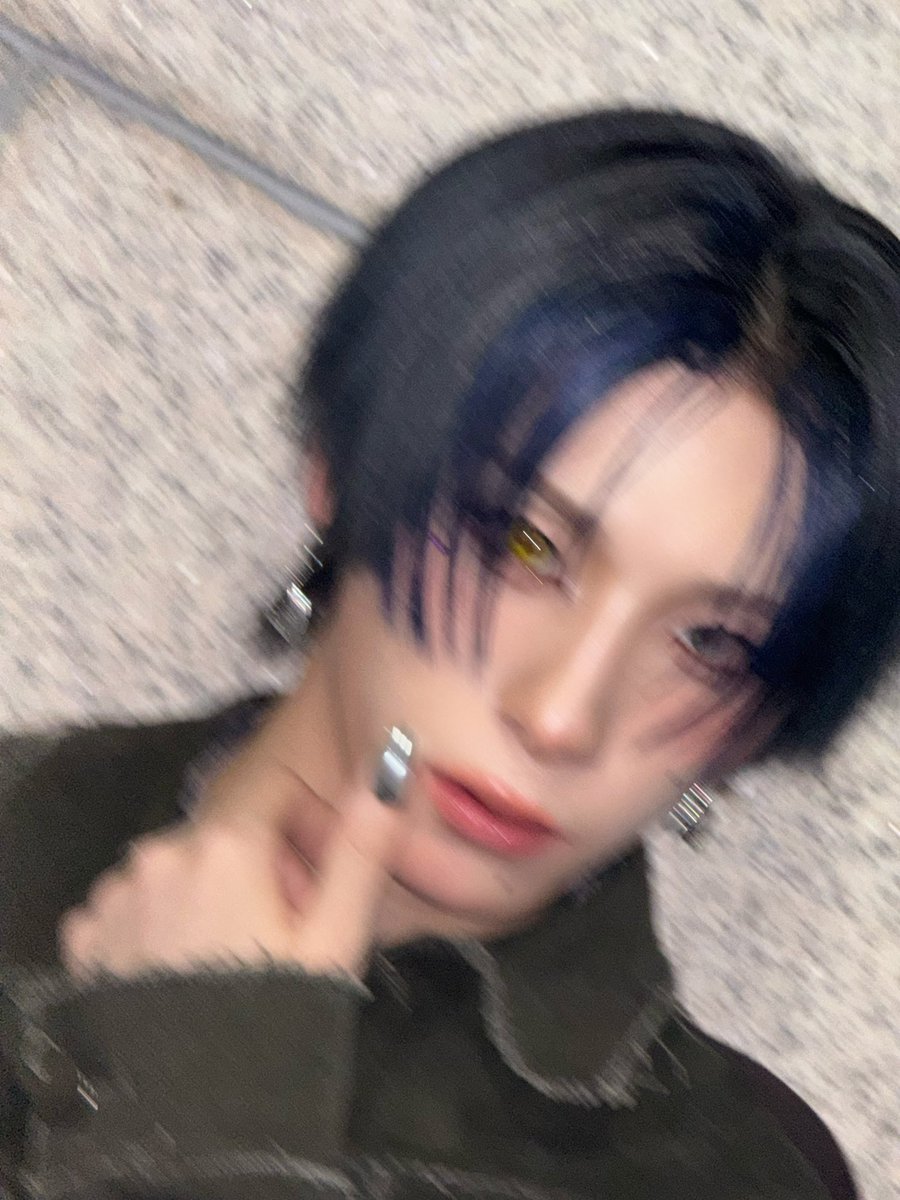 251117 — photo 📸 HARU RIZZ 💛 — XLOV's HARU looks like the