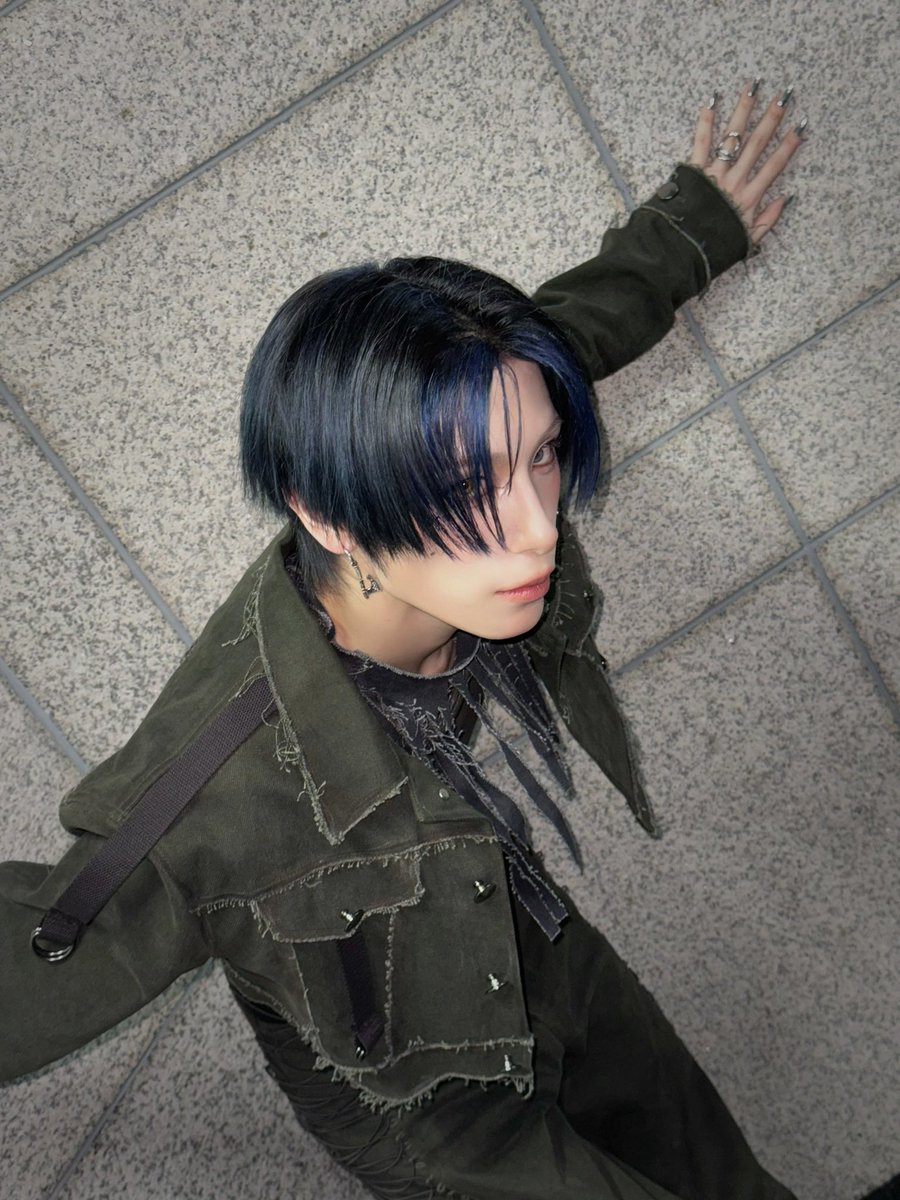 ✴︎HARUページ✴︎ 251117 — photo 📸 HARU RIZZ 💛 — XLOV's HARU looks like the