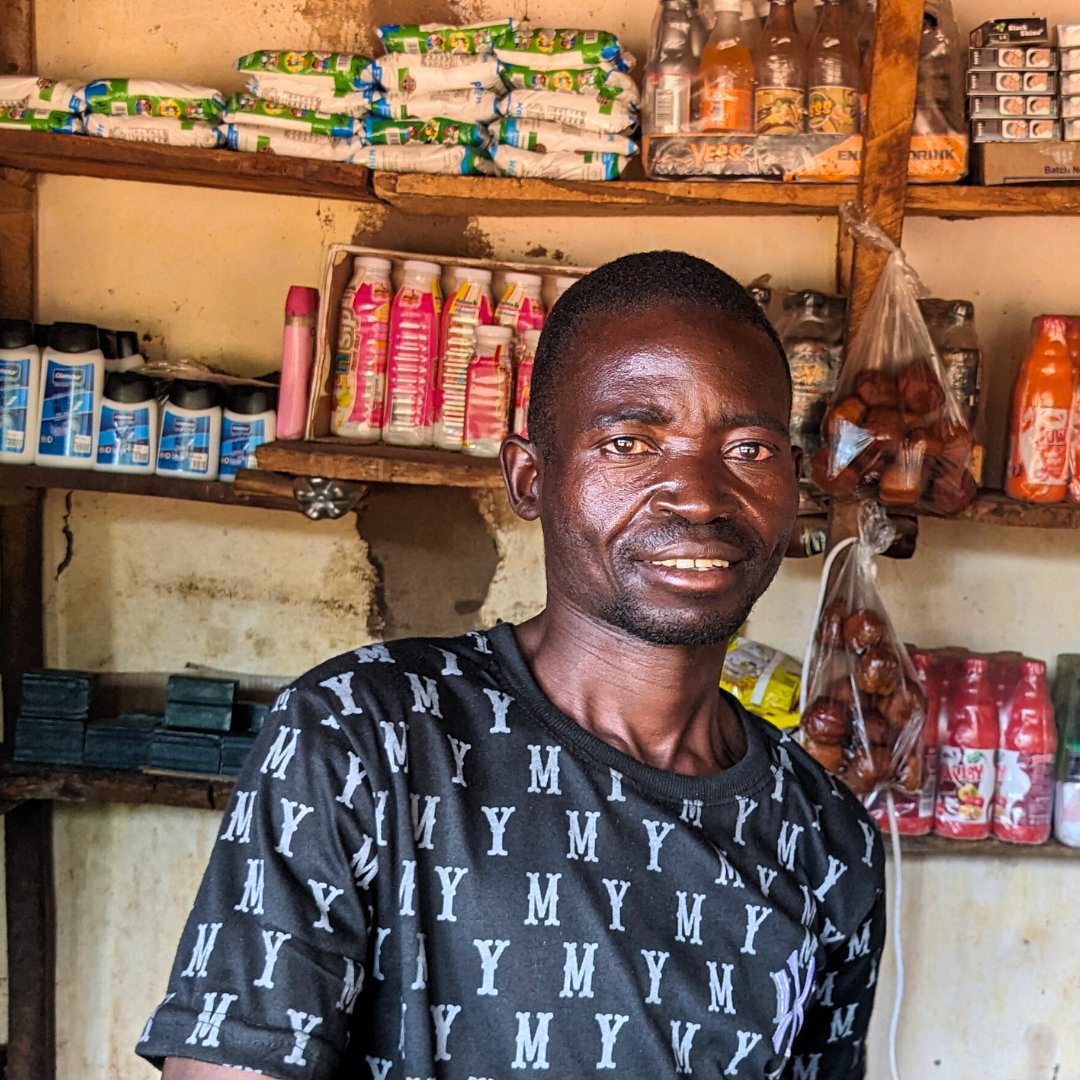 GiveDirectly's tweet image. My story is the type that makes you believe there is always a reason why things happen. Six months before GiveDirectly, I moved back from Mozambique with my 13 year old son after my marriage ended, leaving my two other children. My sister took us in.

Life was very difficult and…