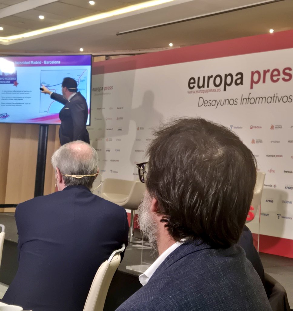 Acaba de anunciar el ministro <a href="/oscar_puente_/">Óscar Puente</a> la construcción de una nueva estación de AVE en Parla, en el sur de Madrid.
Gran propuesta del Gobierno de España!!
<a href="/psoe_m/">PSOE Madrid</a>