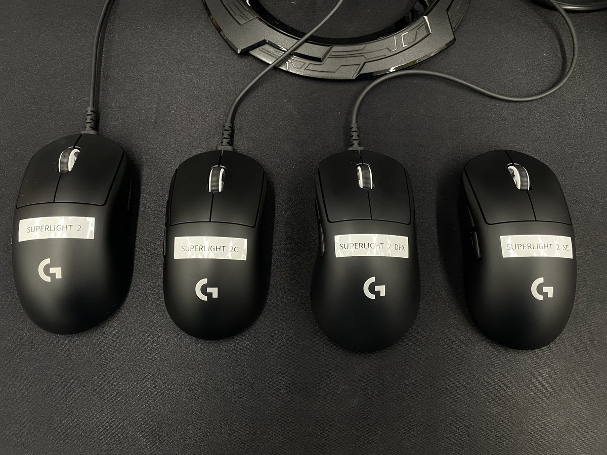 PK_WAKAYAMA's tweet image. こんばんは！和歌山店です。

logicoolのSUPERLIGHT 2/2c/2DEX/2SE、握り心地を比較できるように並べてみました！

某イタリアンチェーンの間違い探しみたいですね(´⊙ω⊙`)🍝
触ると全然違った感触なので是非！
#ゲーミングマウス #logicoolG #比較