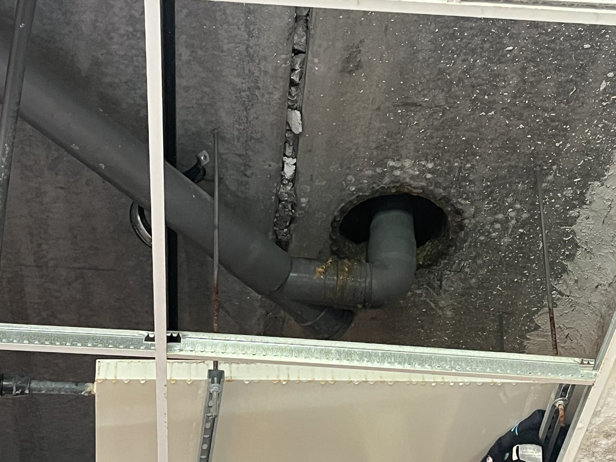 🗣️Agradecemos al <a href="/PPteVallecas/">PP Puente de Vallecas</a>  y <a href="/JMDpvallecas/">Puente de Vallecas</a> la instalación de las nuevas duchas 🚿 ecológicas y termales del CDM Entrevias, no perdáis la oportunidad de probarlas, la entrada es bajo reserva.👇