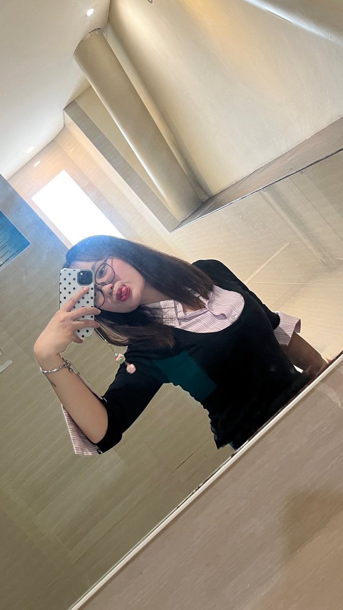 disihirr's tweet photo. toilet untak https://t.co/Iu1pv4GO8k