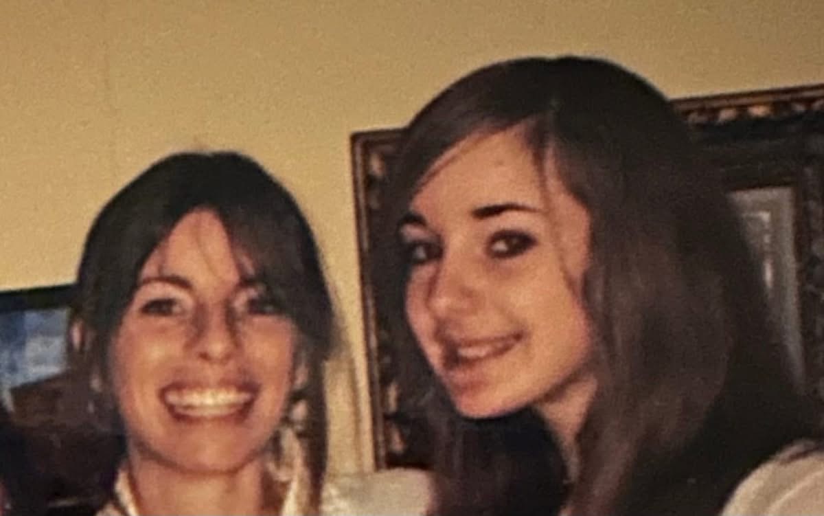 ForMaa2023's tweet image. 💜🖤Cynara Adrianna 🖤💜

💜🖤’Maa’ ~*~ ‘C’🖤💜

💜🖤Purple Thistle Girl🖤💜

Day 4 - Thursday November 6th 2025

R vs Rowe

Yesterday included a witness who saw and heard Rowe and Vader in a panic planning to escape after the attack - trying to hide from the helicopters overhead…