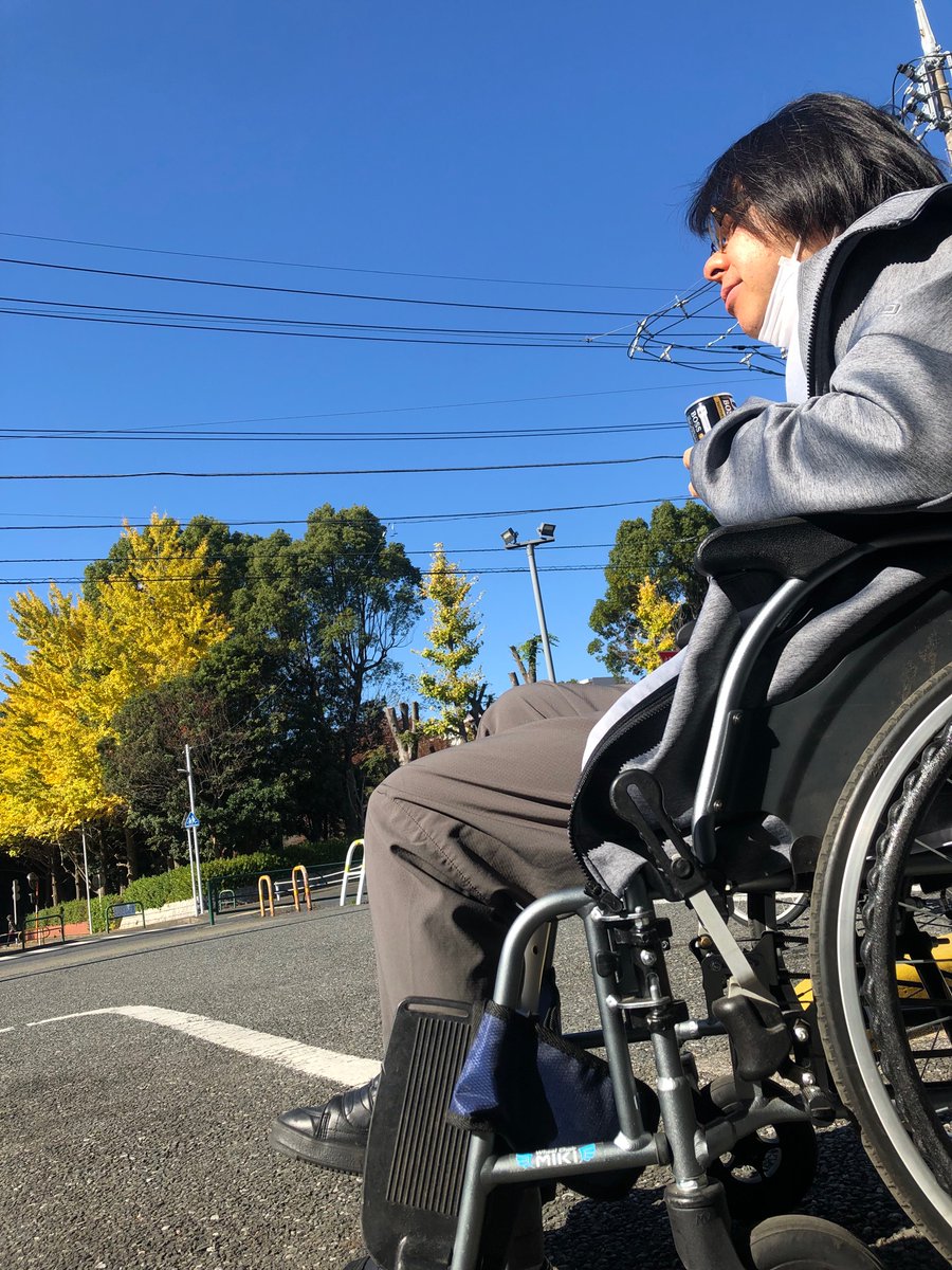 ツキイチ通院。
今日はいい天気で太陽が染みる〜(^｡^)