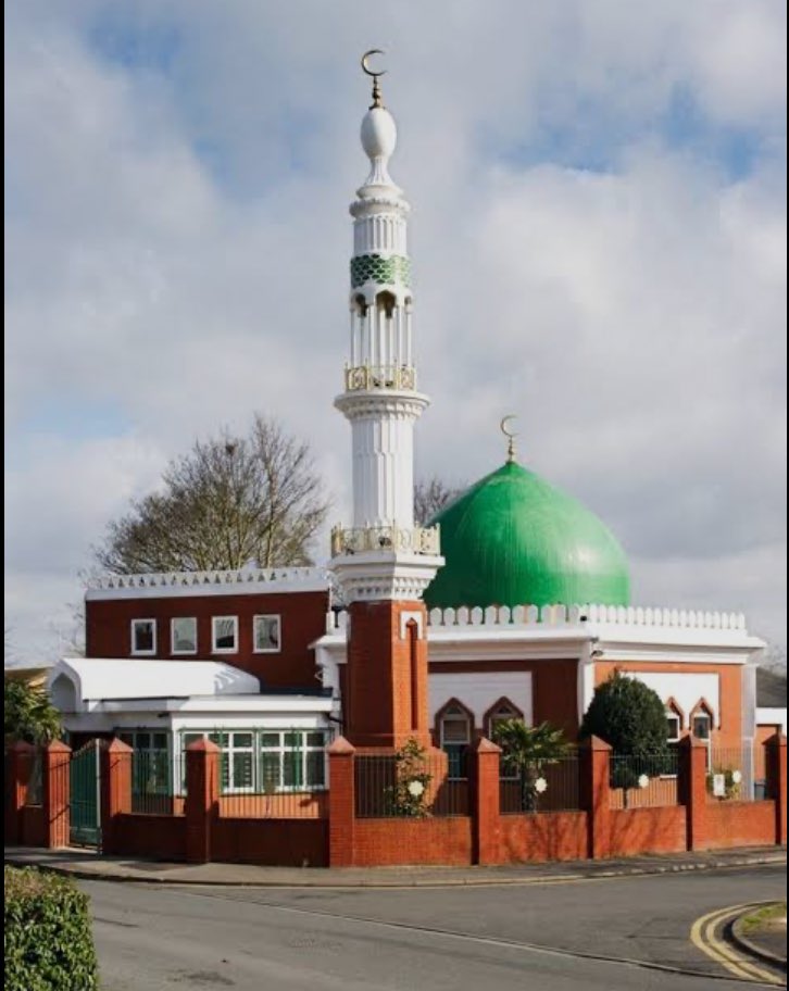 BGatesIsaPyscho's tweet image. There are now almost over twice as many Mosques in The UK as there are McDonald’s Restaurants. 

Yes it changed that quickly.