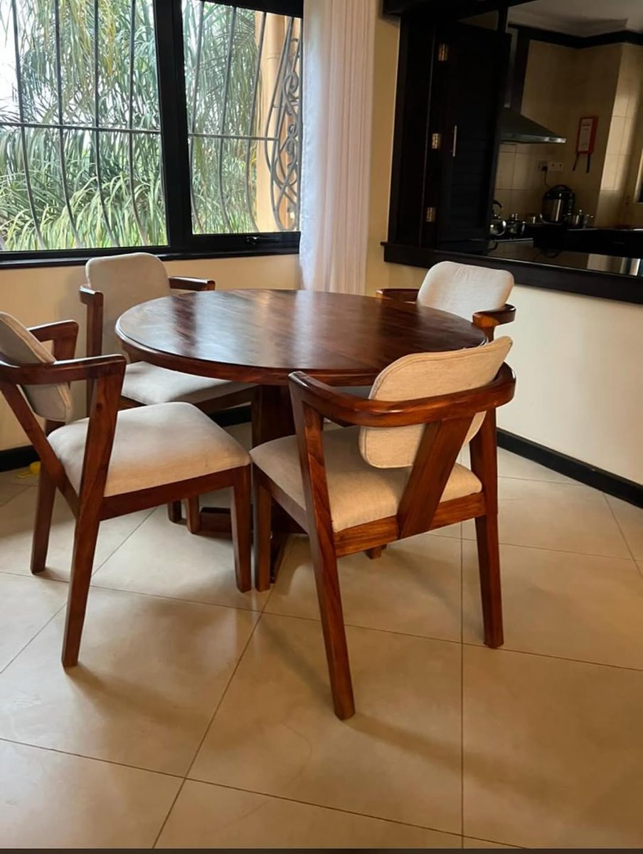 Ashiraf3333's tweet photo. @bamwinejnr Selling and making furniture @0700129711 https://t.co/DwmbYDkt8j