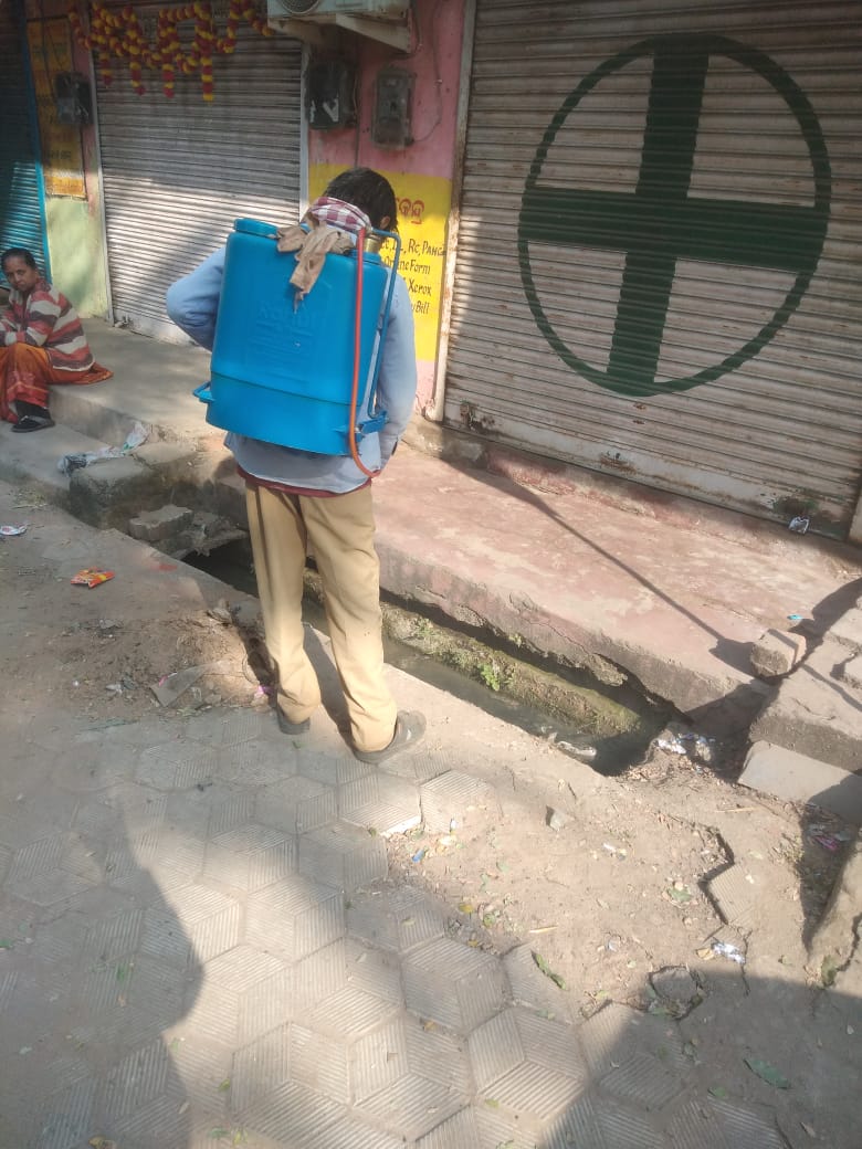 SMC_Sambalpur's tweet image. Mosquito repellent oil has been sprayed across Gopalmal, Ward No. 26. This action is part of the routine vector-control drive aimed at preventing mosquito breeding and minimizing dengue and malaria risks.
#VectorControl
