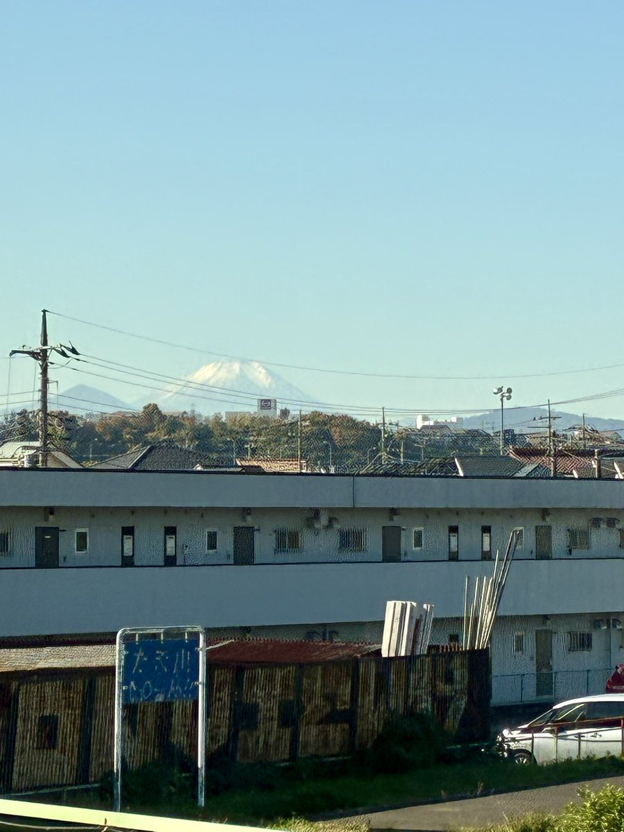 Well hello there, #MountFuji, peeping up on the horizon.