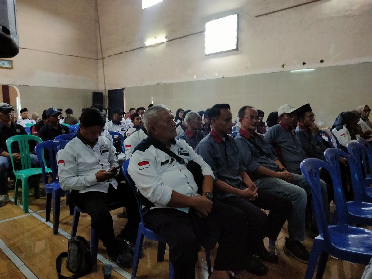 Gotong Royong Membangun Desa; wujud nyata kerja kolaboratif semua pihak dalam Membangun Bangsa
#TerimaKasihYandriSusanto
#SelamatkanDesaDariNarkotika
#DesaBersinar
#DesaGotongRoyong
<a href="/prabowo/">Prabowo Subianto</a>
<a href="/YandriSusanto/">Yandri Susanto</a>
<a href="/ArizaPatria/">Ariza Patria</a>