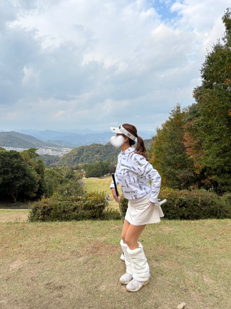 pipigolf's tweet photo. 伊藤園レディーストーナメントの脇元プロの真っ白ウェアに影響されすぎホワイトコーデ🤍
お昼バイキング食べすぎて後半お腹はちきれそうやった。笑
⚪️ 49.46 95

#わたしは元気です #ゴルフ #ゴルフ女子 https://t.co/yt9l6bhr6y