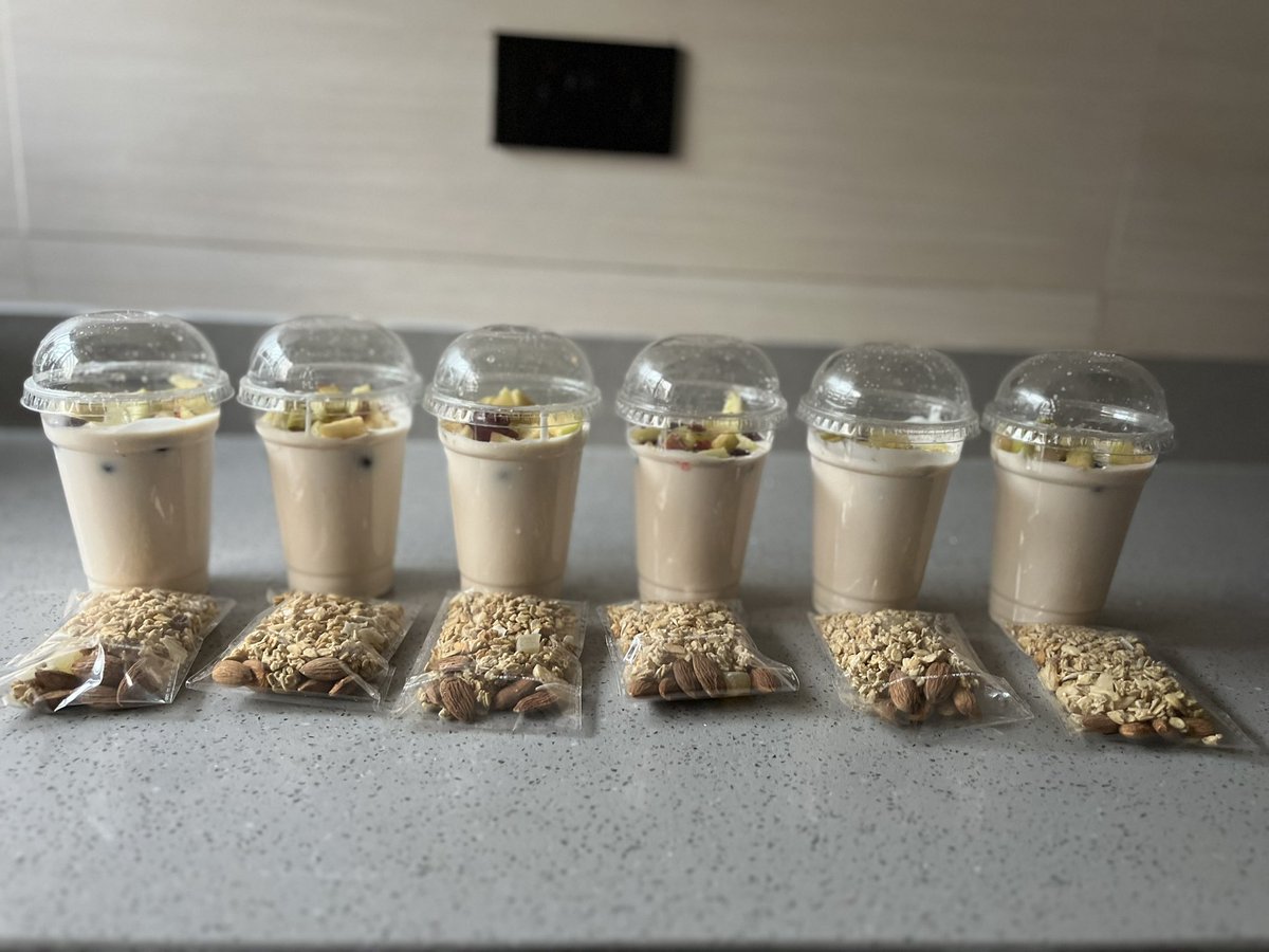 Hausa_girl's tweet photo. Hey Kings I have a mail for y’all.

Yogurt benefits men by improving digestion, boosting immunity, strengthening bones, and supporting heart health. Its high protein aids muscle growth and weight control, while nutrients like zinc support fertility. Yogurt also enhances skin and hair. Plain or Greek yogurt offers the best results and can be eaten daily in moderation.
In order words, buy from me today.