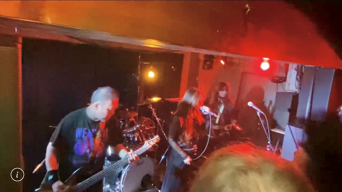 TAK_REIGN's tweet image. 昨夜のEVIL DANCE NIGHTにお越しくださった皆さん、いつもNEAT001に声かけてくれる主催のDJ Saionjiさん…ありがとうございました。

相変わらずの個性派揃えたイベントで演奏はもちろん観る側としても楽しいのがええですな。

NEAT001、次のライブは…