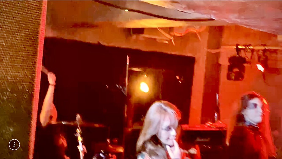 TAK_REIGN's tweet image. 昨夜のEVIL DANCE NIGHTにお越しくださった皆さん、いつもNEAT001に声かけてくれる主催のDJ Saionjiさん…ありがとうございました。

相変わらずの個性派揃えたイベントで演奏はもちろん観る側としても楽しいのがええですな。

NEAT001、次のライブは…