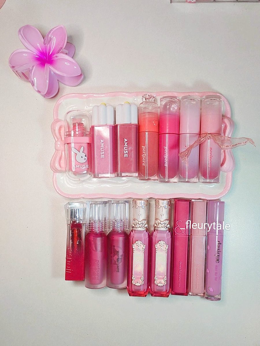 madetobloom_'s tweet photo. @womanfeeds_id Liptintnya peripera😭 punya beberapa shade dan semua cantik", stain + glossynya cakep bgttt😭 https://t.co/Qsyf1hlaIn