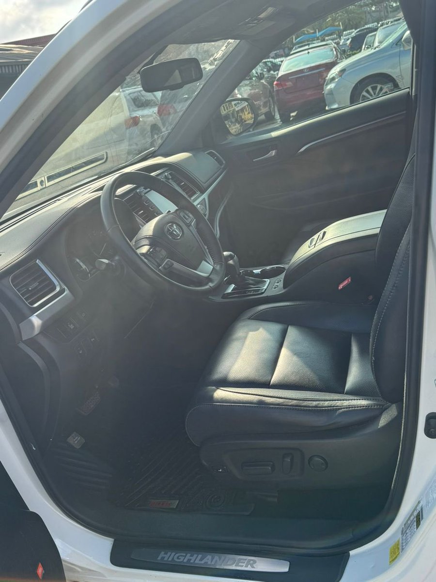 SM_mobility's tweet photo. Direct Tokunbo 2015 Highlander Limited 
29m https://t.co/P5wNHKeNK1