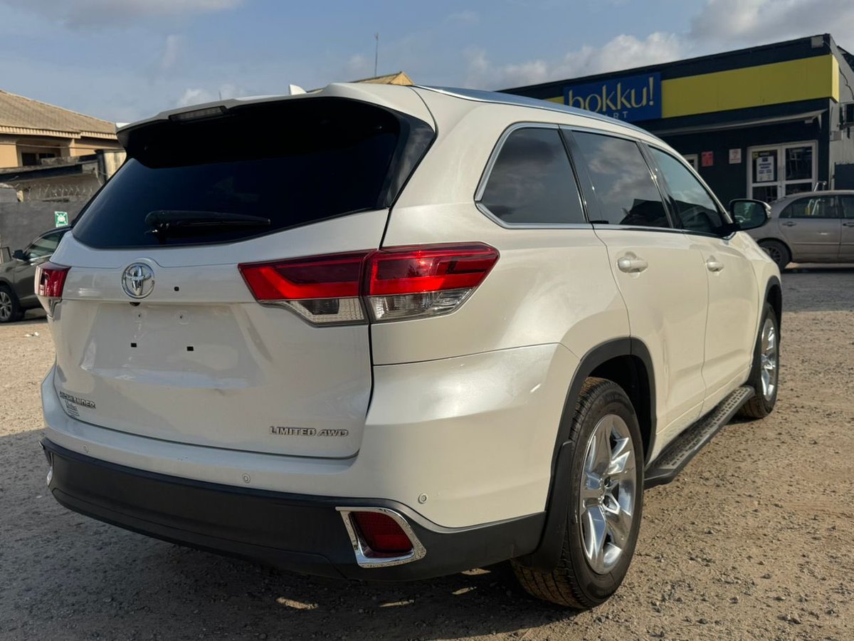 SM_mobility's tweet photo. Direct Tokunbo 2015 Highlander Limited 
29m https://t.co/P5wNHKeNK1